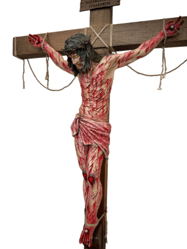 Crucifixo "Por Tuas Chagas" - ENSANGUENTADO | com base | 160 cm - PRÉ-VENDA - Image 2